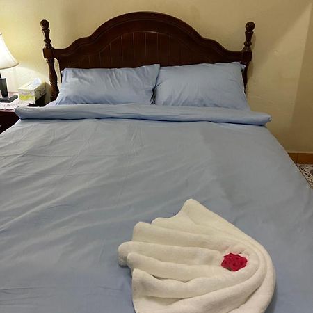 Bed and Breakfast Janessa'S Dwellery Port Vila Esterno foto