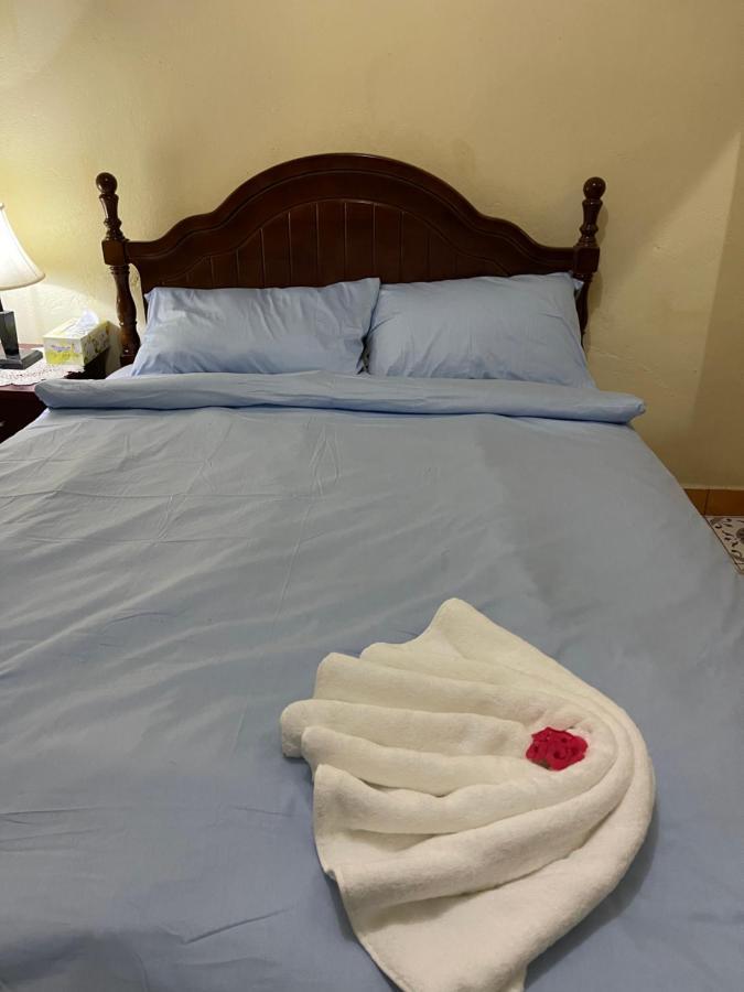Bed and Breakfast Janessa'S Dwellery Port Vila Esterno foto