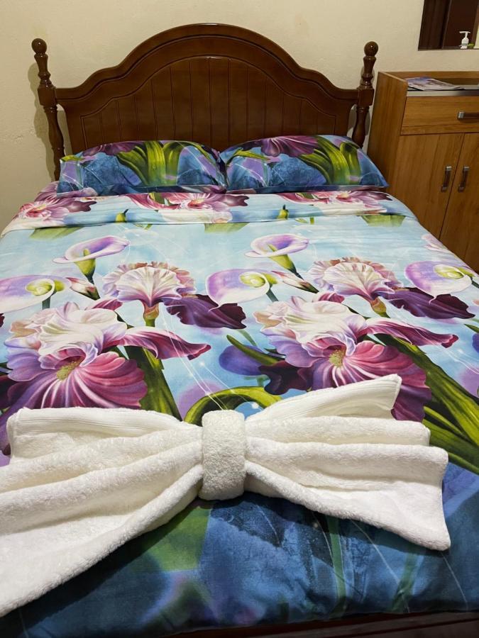 Bed and Breakfast Janessa'S Dwellery Port Vila Esterno foto